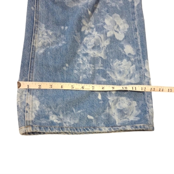 Alice + Olivia TRISH LOW RISE BAGGY JEAN In Lotus Floral Women's 31 Blue White. - Picture 7 of 13